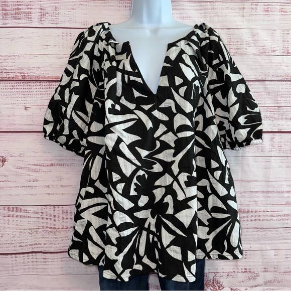 a new day Tops - A New Day Black and White Floral Blouse